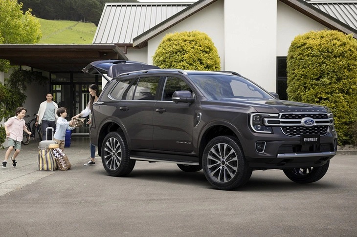 Ford Everest Platinum chưa có thông tin về bản V6 tại Thái Lan?