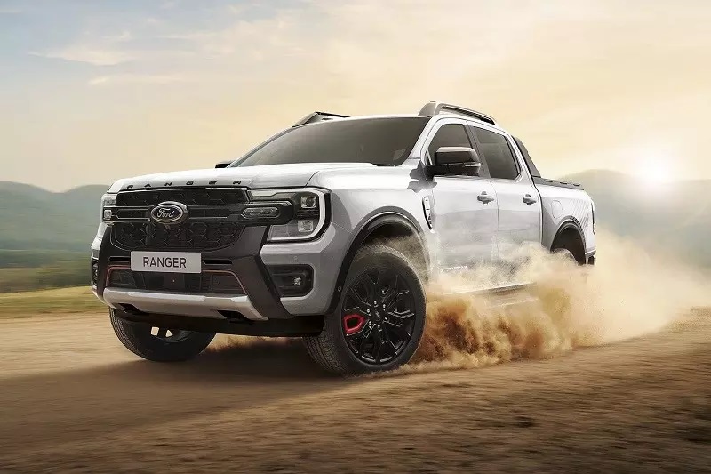 Ô TÔ+/XE MỚI Ford Việt Nam công bố bộ đôi Ford Everest Platinum và Ford Ranger Stormtrak